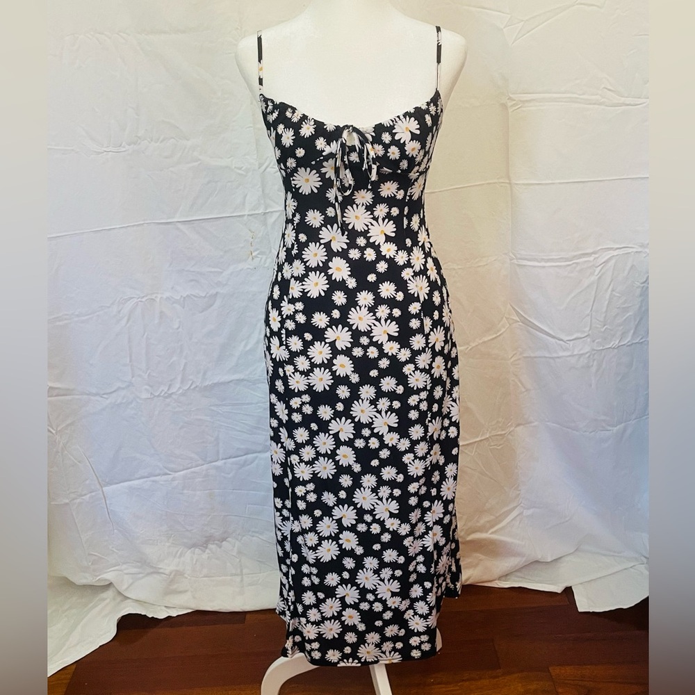 ASOS Daisy Black Floral Midi Dress Size UK 8 / USA 4